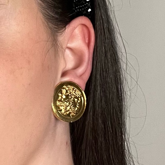 Fendi Jewelry - Vintage FENDI GOLD EARRINGS
Janus Coin Round Earrings Gold
Neoclassical